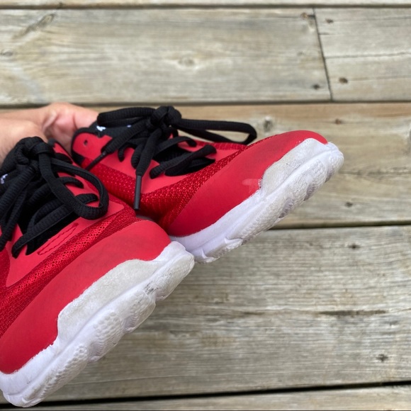 Women’s Red Champion Running Shoes - Picture 3 of 8